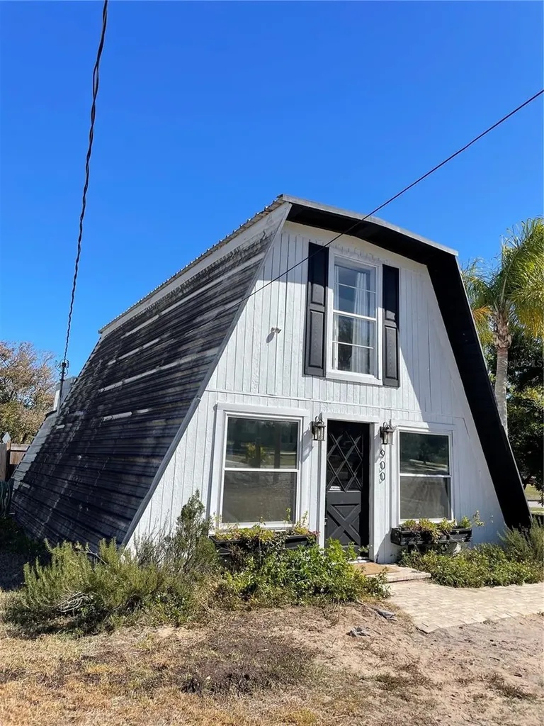 900 Riverside Drive Tarpon Springs FL 34689