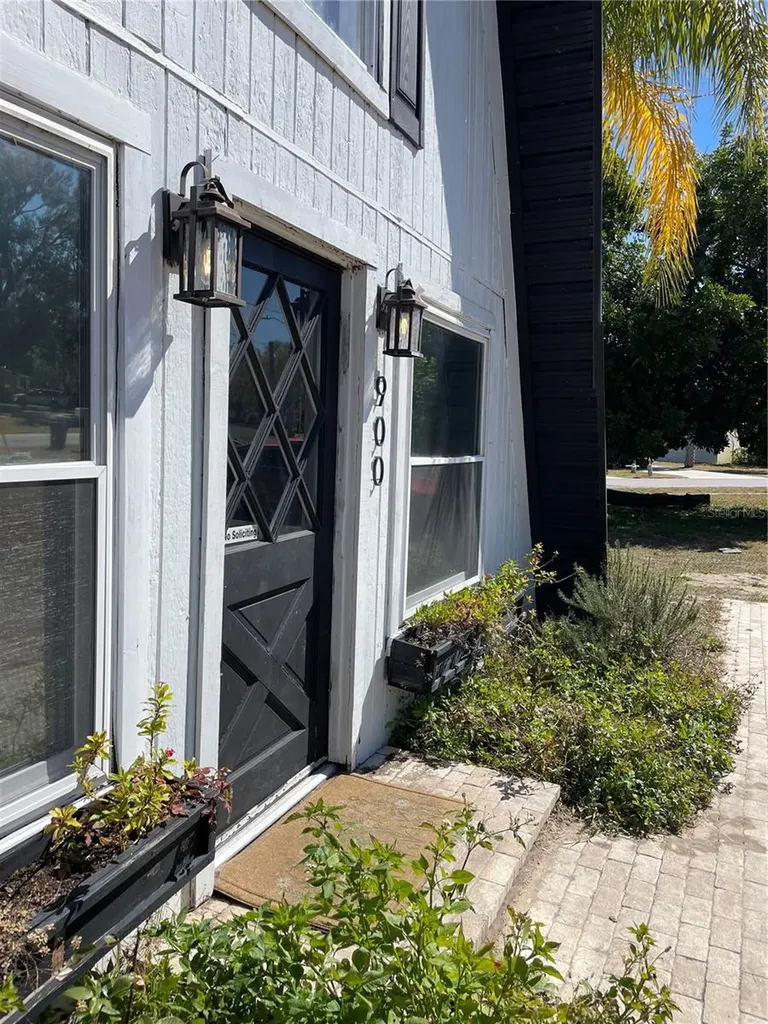 900 Riverside Drive Tarpon Springs FL 34689