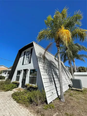 900 Riverside Drive Tarpon Springs FL 34689