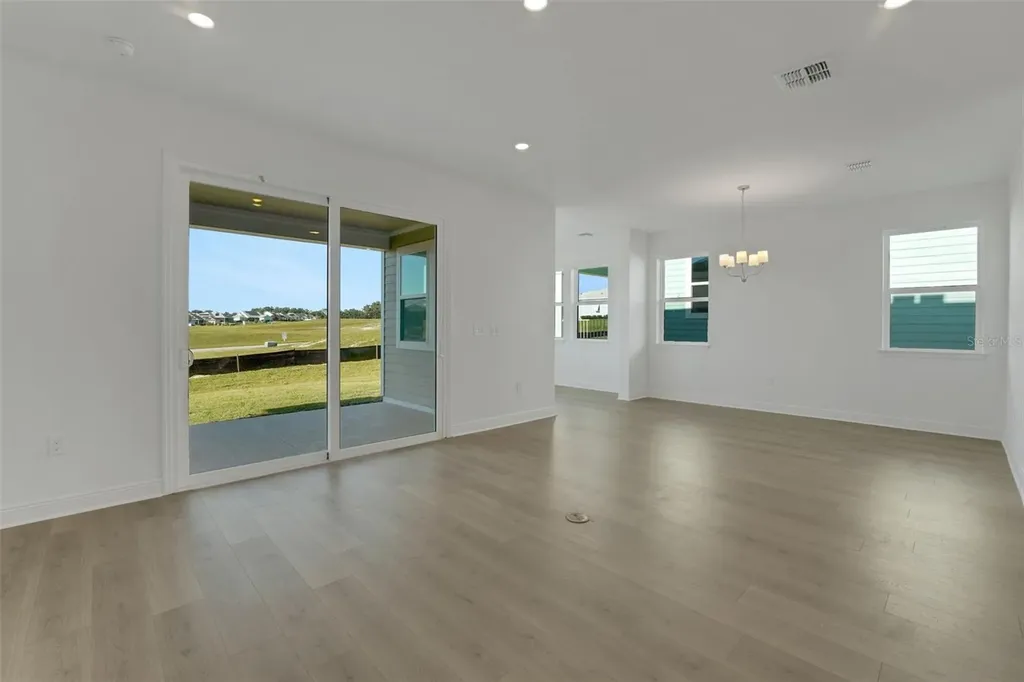 994 Fiesta Key Circle Lady Lake FL 32159