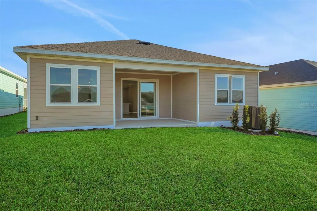 994 Fiesta Key Circle Lady Lake FL 32159