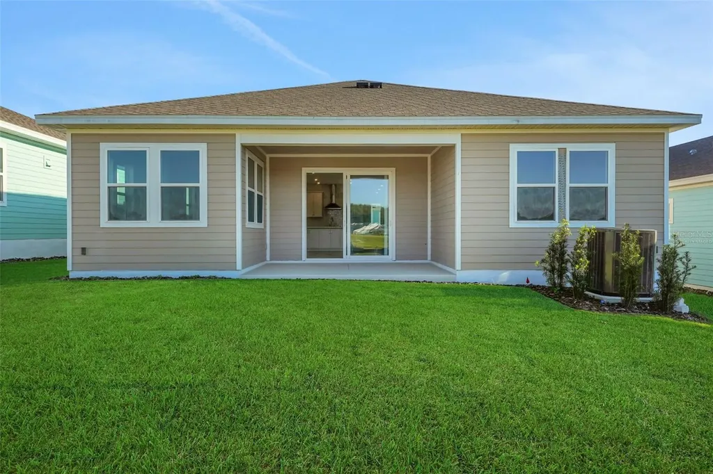 994 Fiesta Key Circle Lady Lake FL 32159