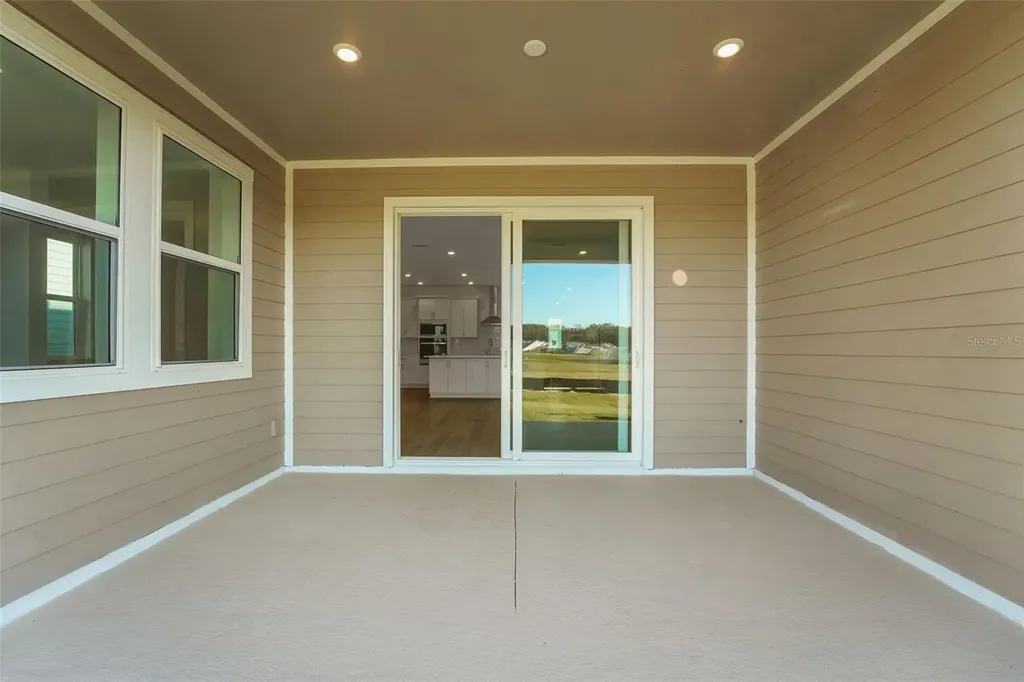 994 Fiesta Key Circle Lady Lake FL 32159