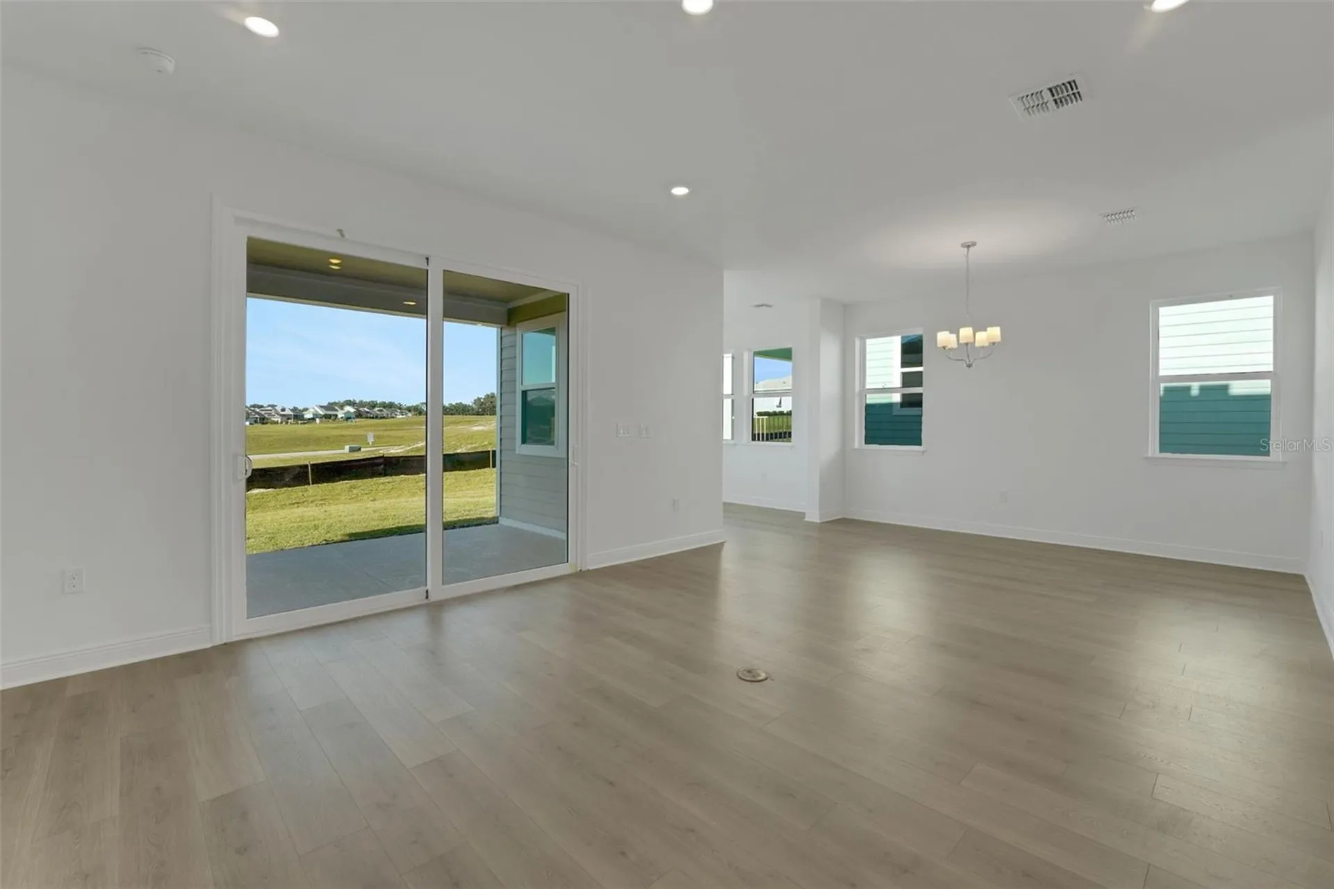 994 Fiesta Key Circle Lady Lake FL 32159