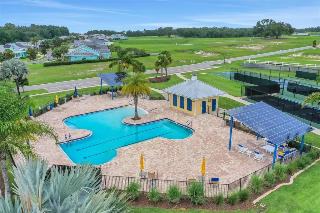 1006 Fiesta Key Circle Lady Lake FL 32159
