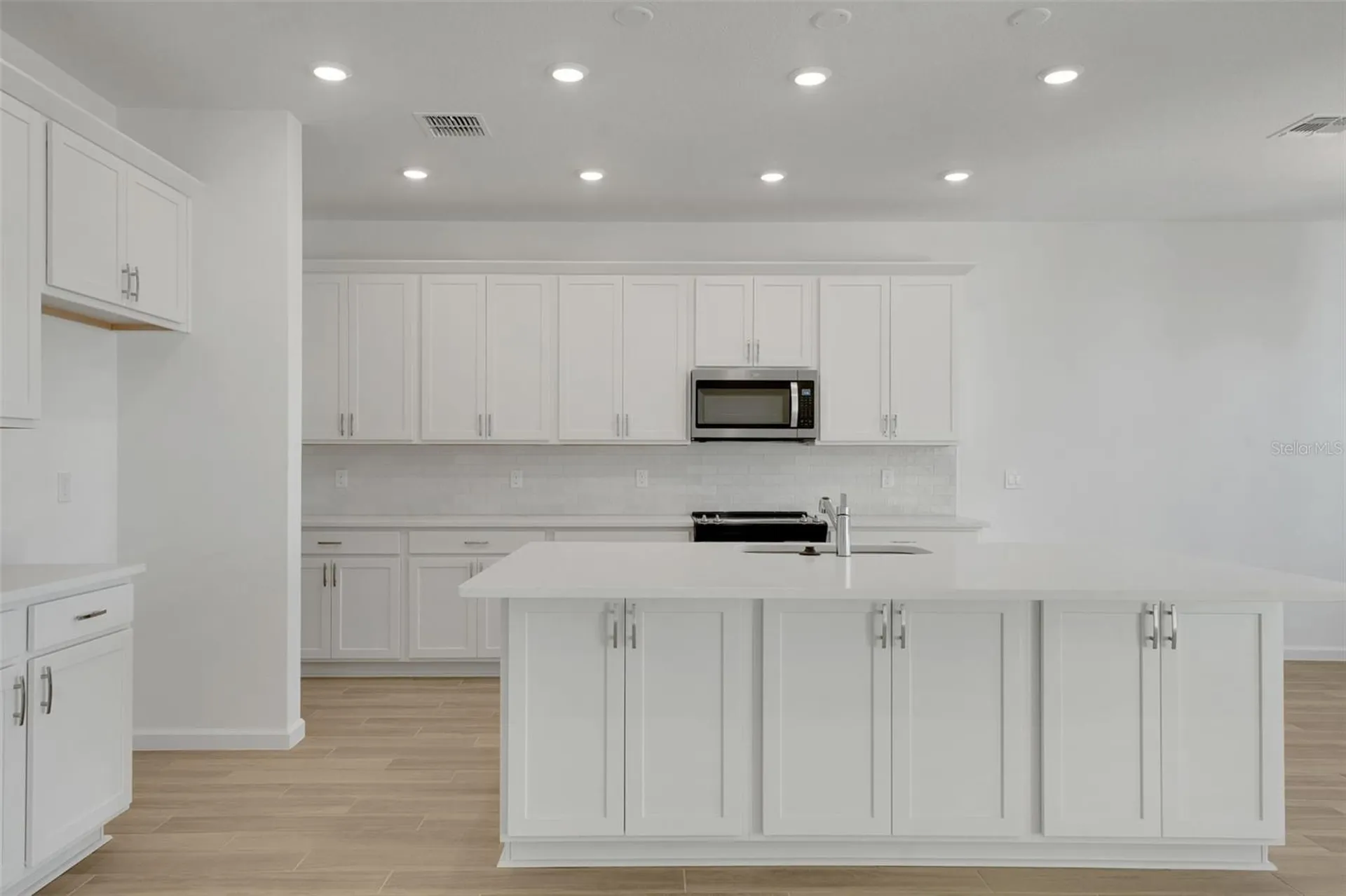 1006 Fiesta Key Circle Lady Lake FL 32159
