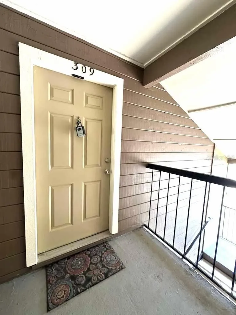 232 Afton Square Altamonte Springs FL 32714