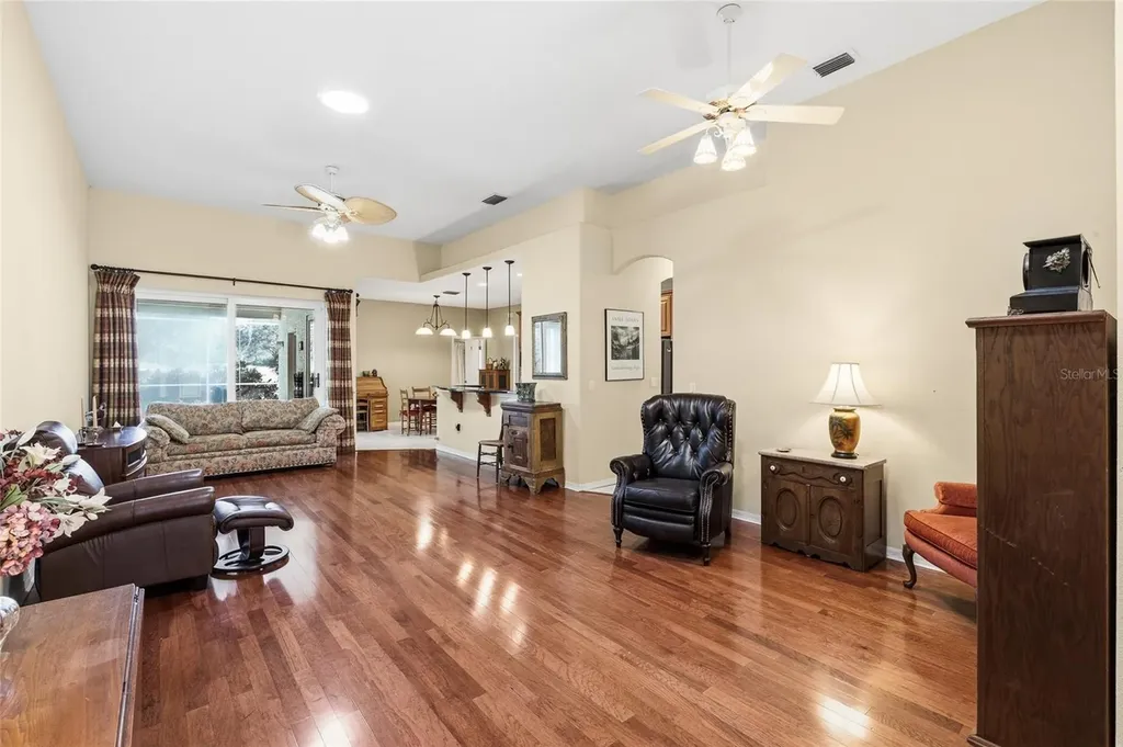 18955 Maisons Drive Lutz FL 33558