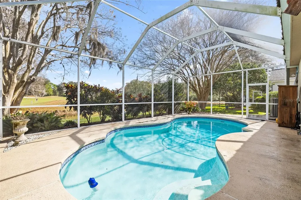 18955 Maisons Drive Lutz FL 33558