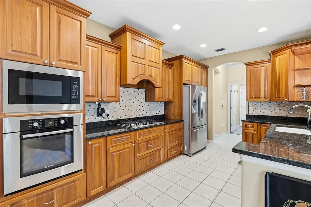 18955 Maisons Drive Lutz FL 33558