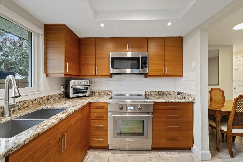 6400 18th Avenue N St Petersburg FL 33710