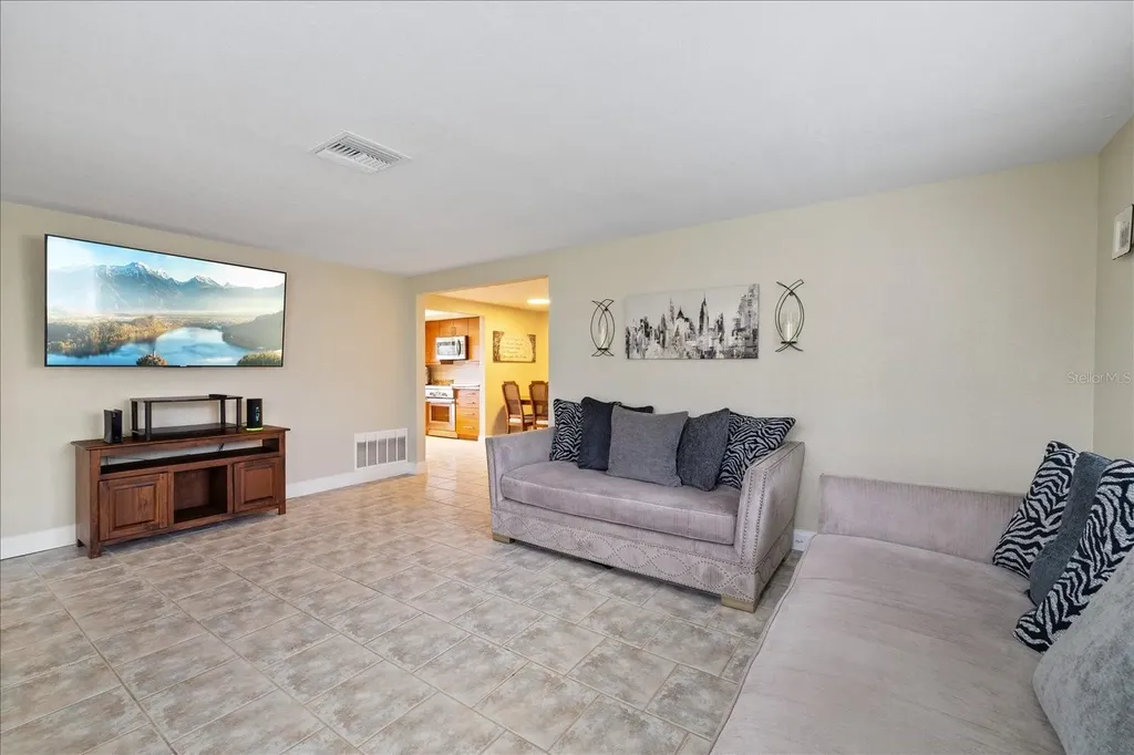6400 18th Avenue N St Petersburg FL 33710