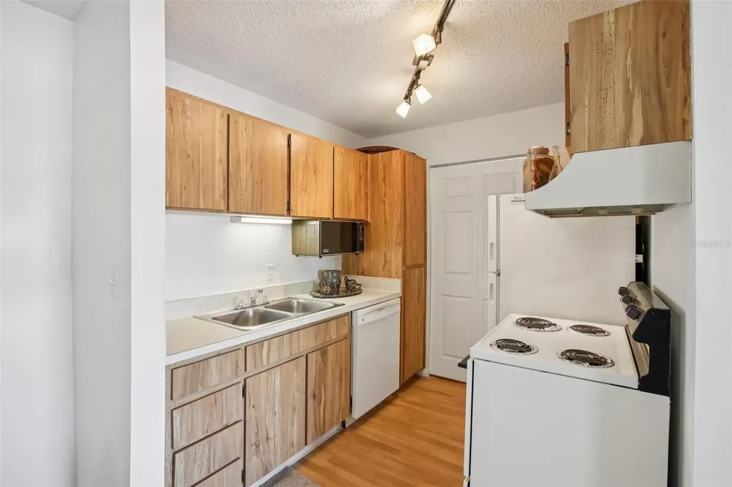 455 Alt 19 S Palm Harbor FL 34683