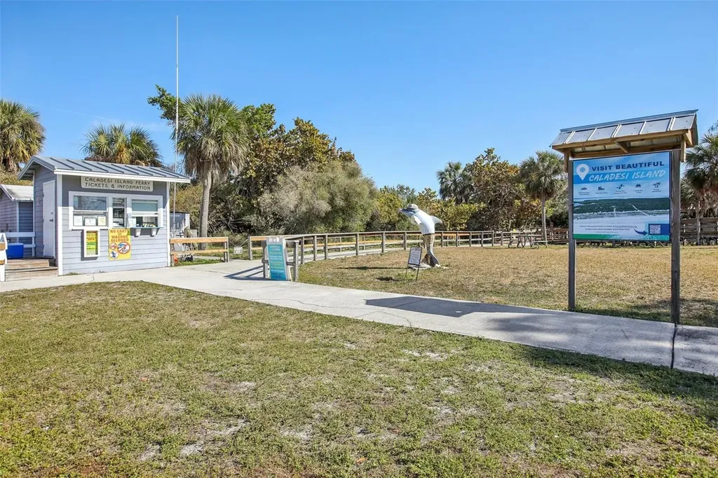 455 Alt 19 S Palm Harbor FL 34683