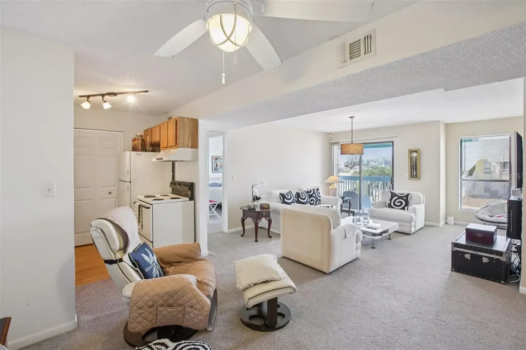 455 Alt 19 S Palm Harbor FL 34683