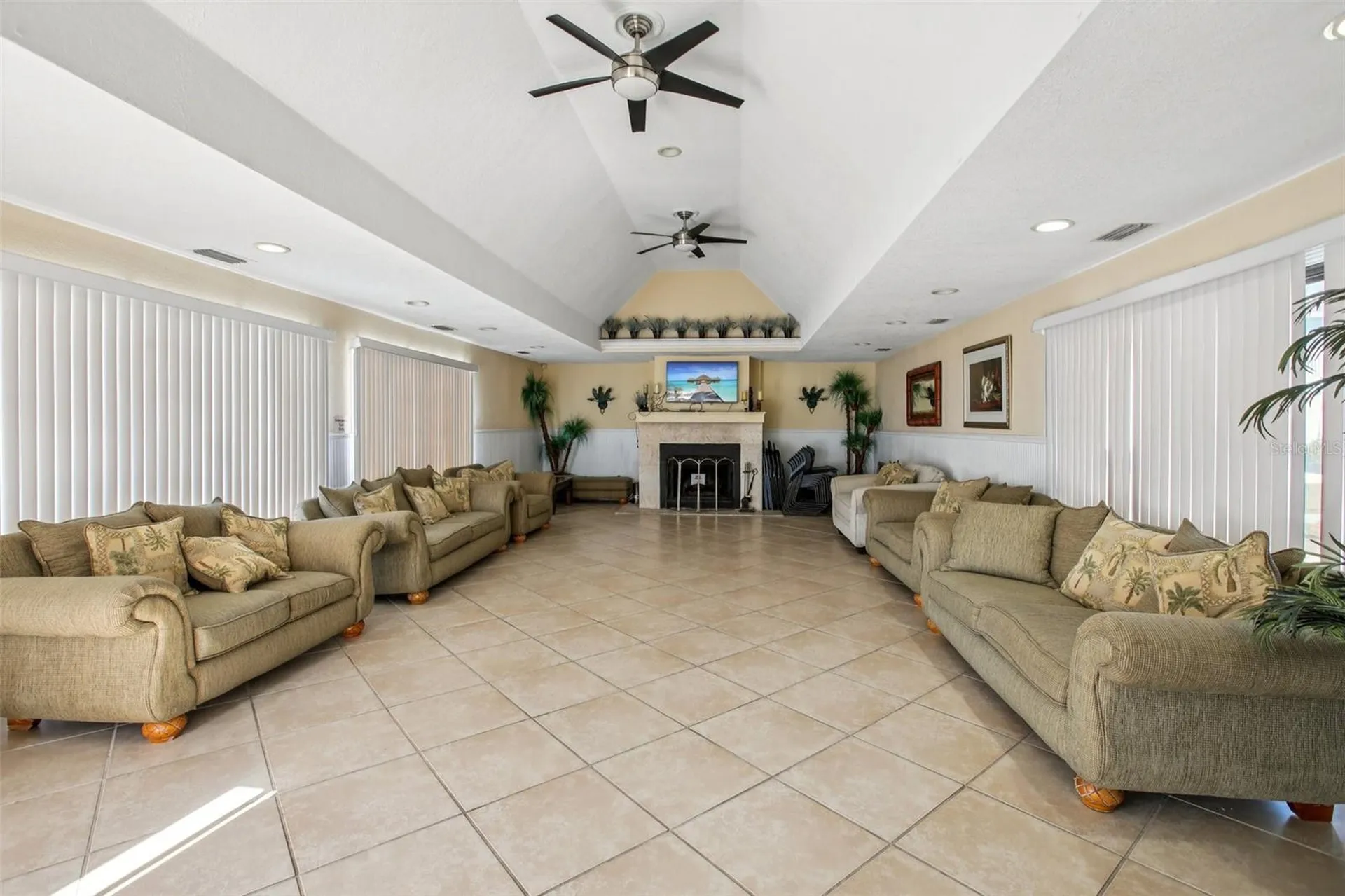 455 Alt 19 S Palm Harbor FL 34683
