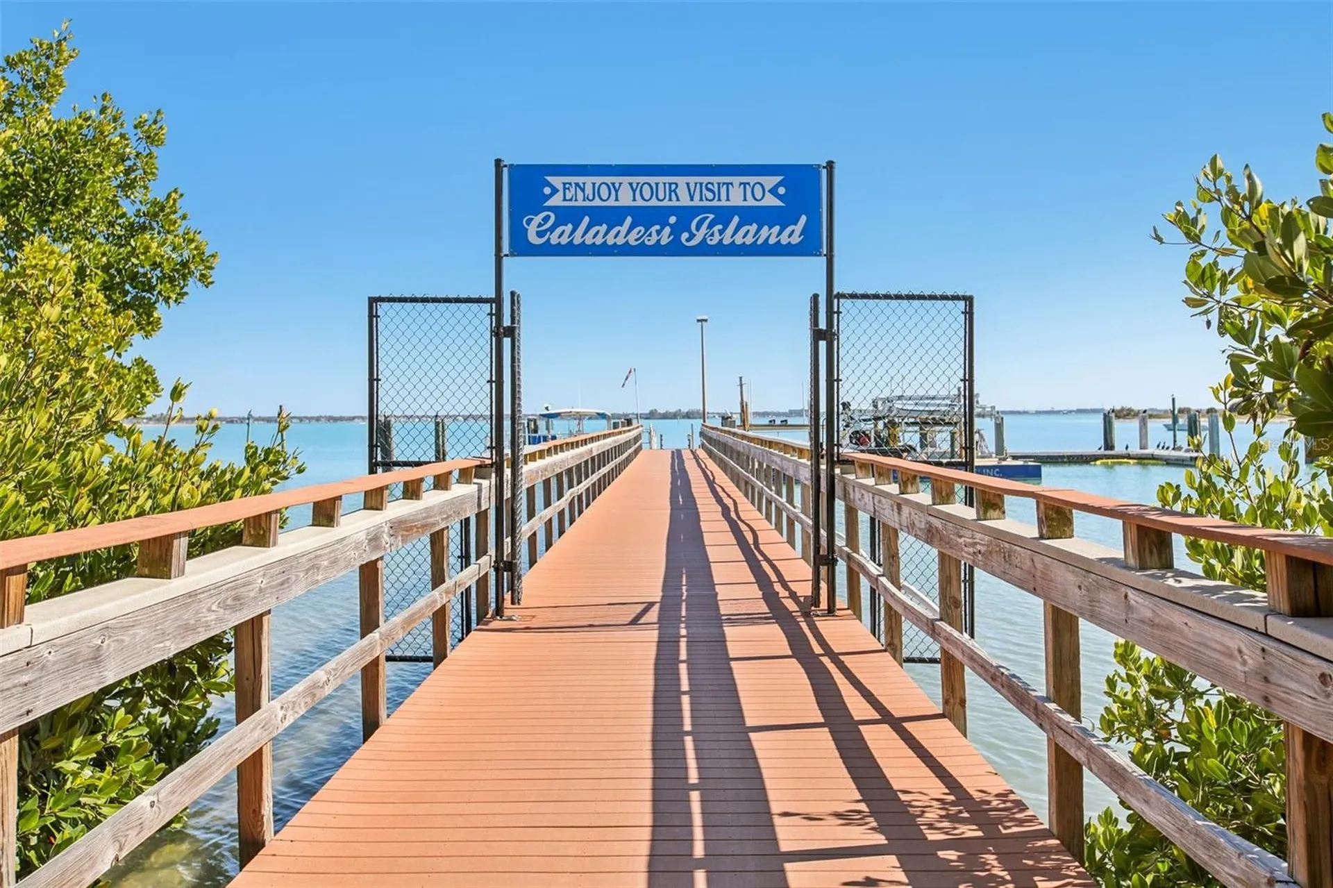 455 Alt 19 S Palm Harbor FL 34683