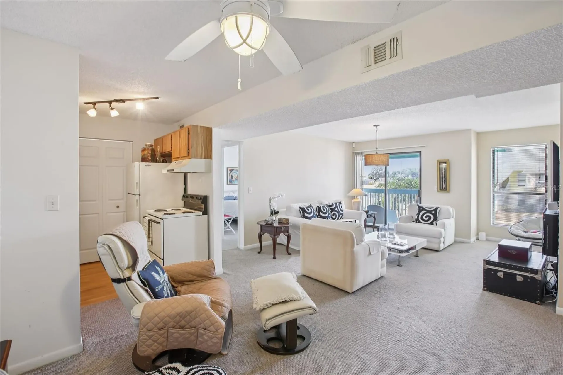 455 Alt 19 S Palm Harbor FL 34683