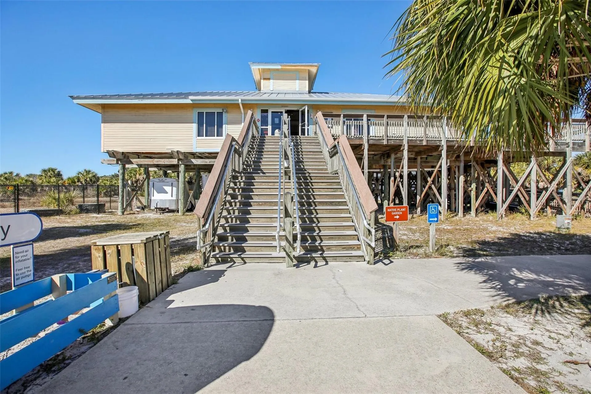 455 Alt 19 S Palm Harbor FL 34683