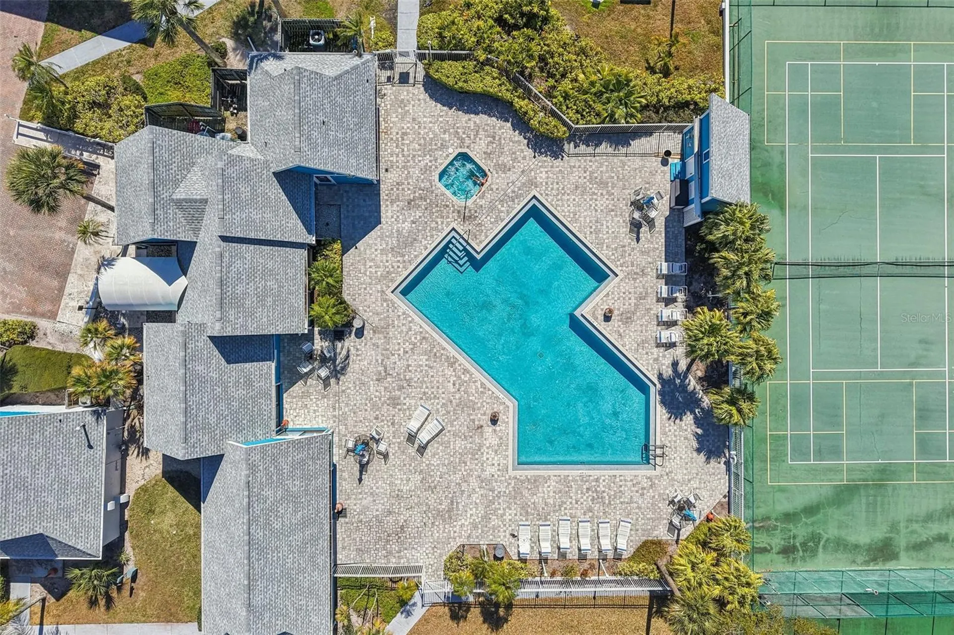 455 Alt 19 S Palm Harbor FL 34683