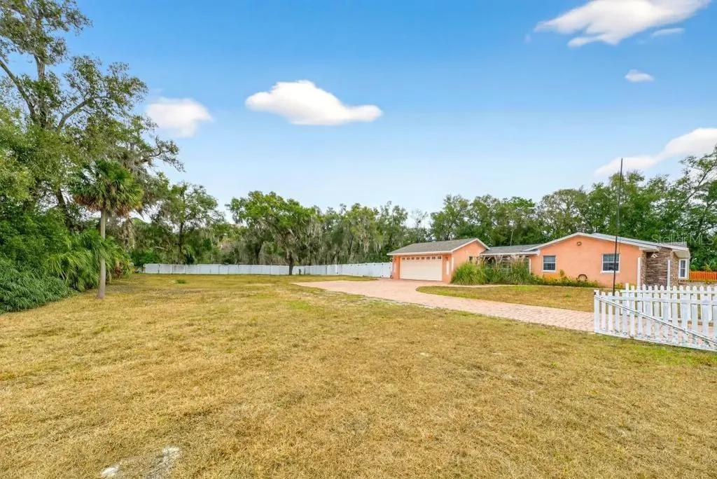 746 W Washington Avenue W Lake Helen FL 32744