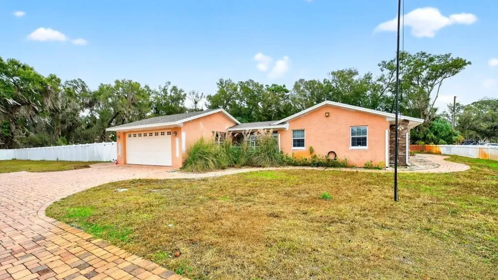 746 W Washington Avenue W Lake Helen FL 32744