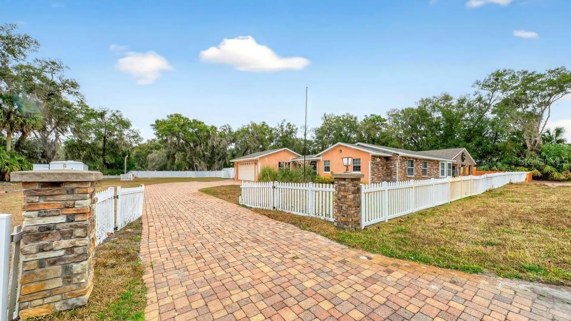 746 W Washington Avenue W Lake Helen FL 32744
