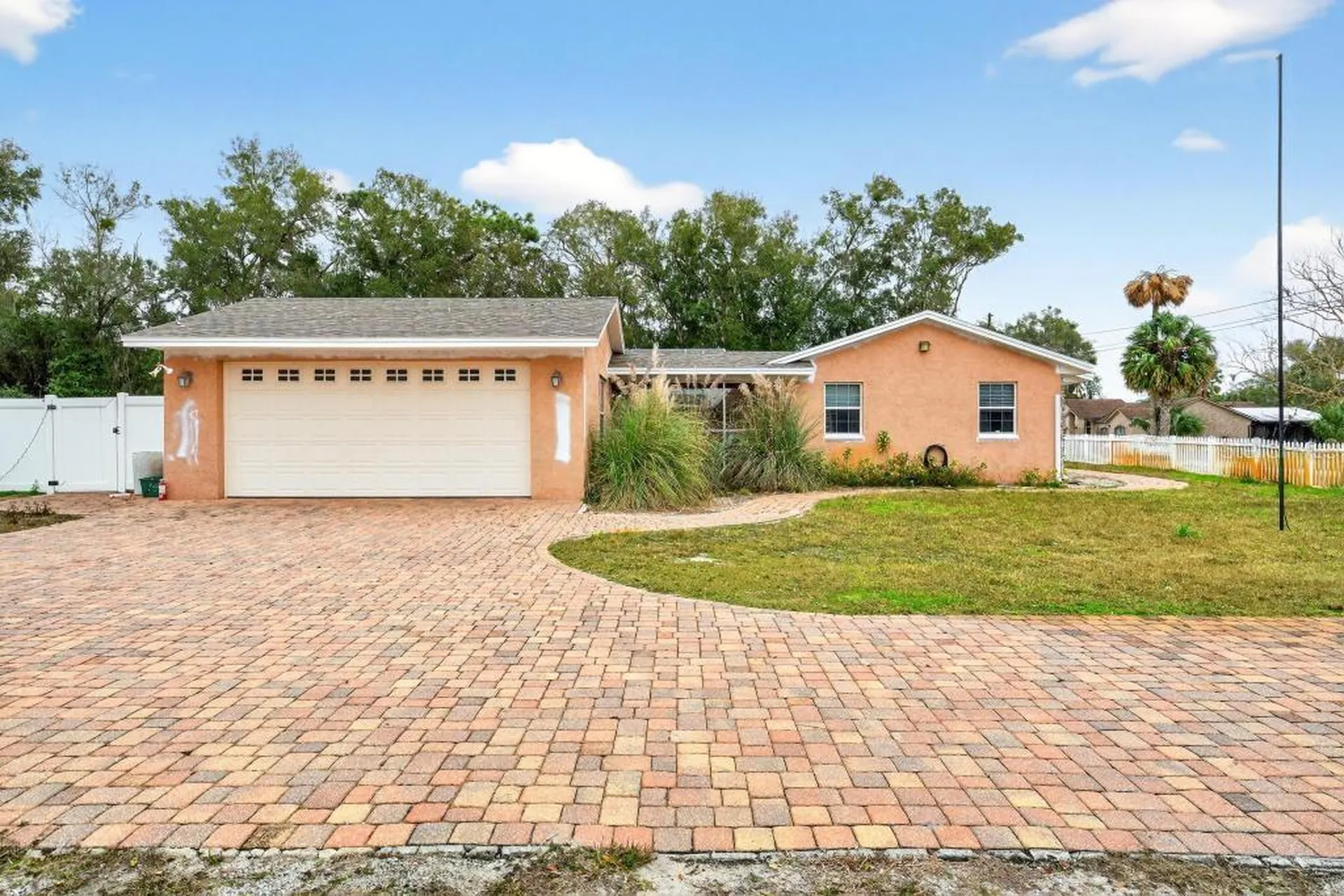 746 W Washington Avenue W Lake Helen FL 32744