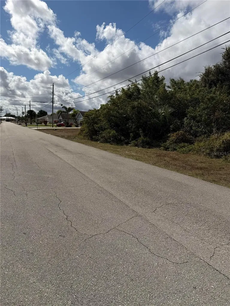 4244 SW Jame Street Port St Lucie FL 34953