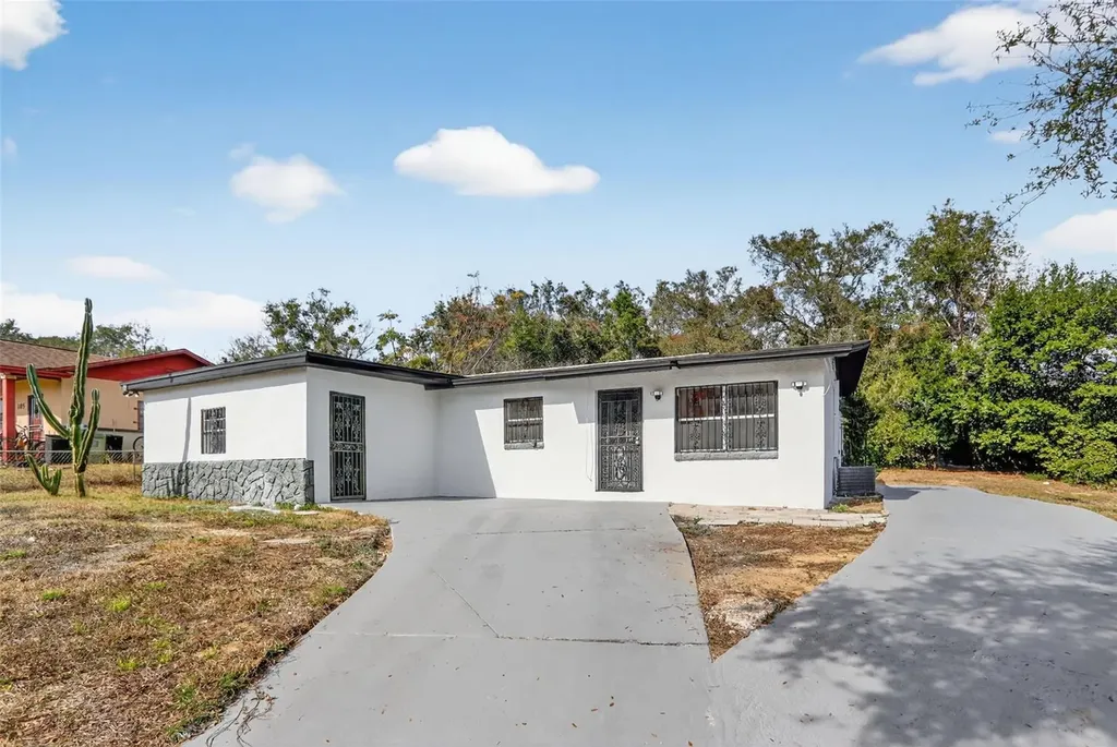 101 W Celeste Street Apopka FL 32703