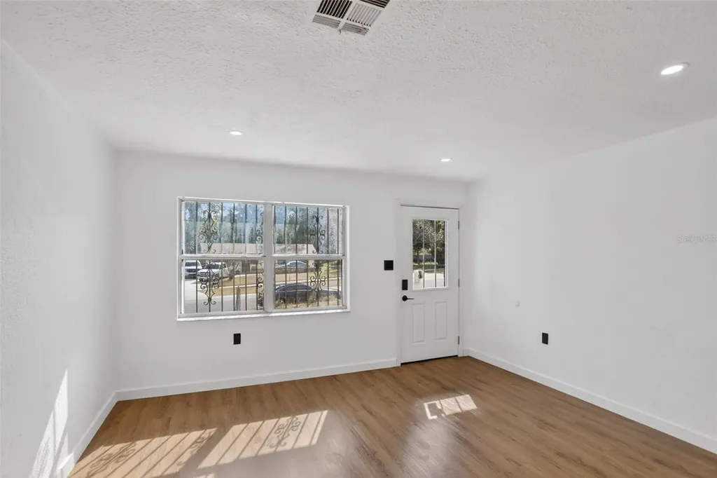 101 W Celeste Street Apopka FL 32703