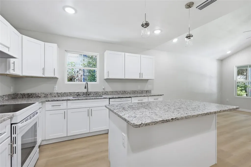 824 NE 22nd Terrace Gainesville FL 32641