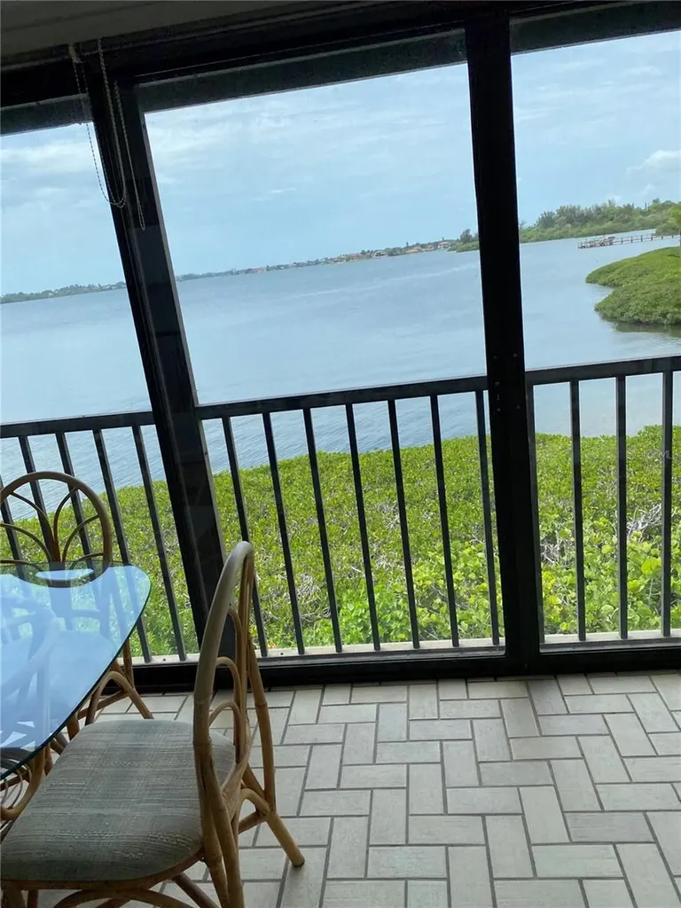 1511 Pelican Point Drive Sarasota FL 34231