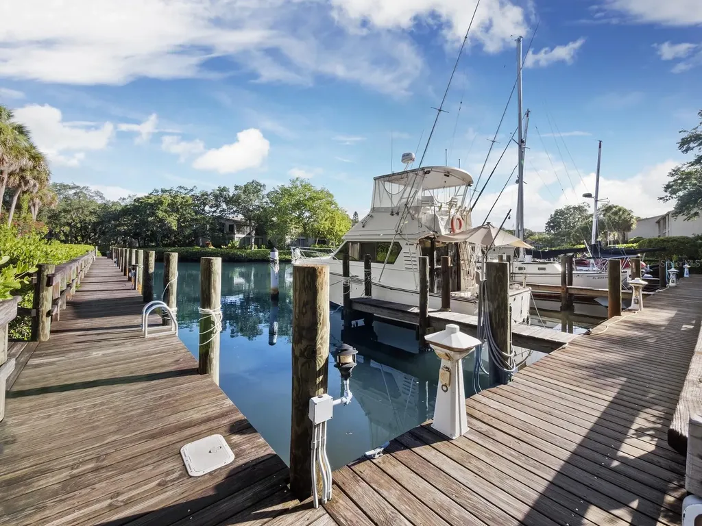 1511 Pelican Point Drive Sarasota FL 34231