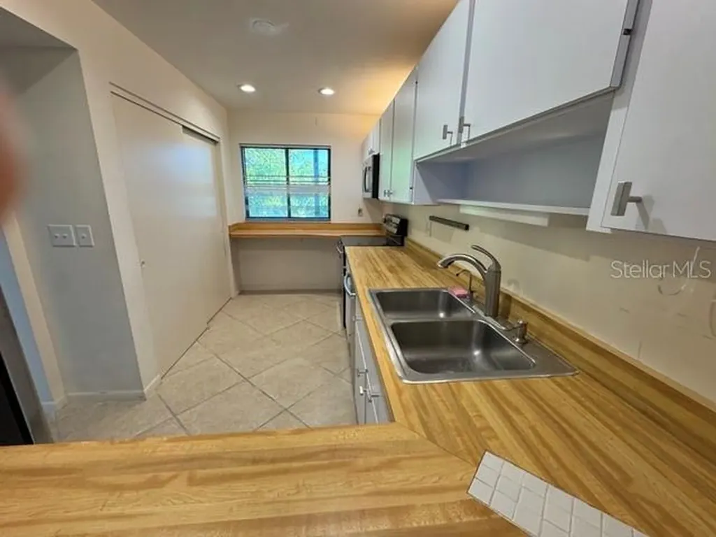 1511 Pelican Point Drive Sarasota FL 34231