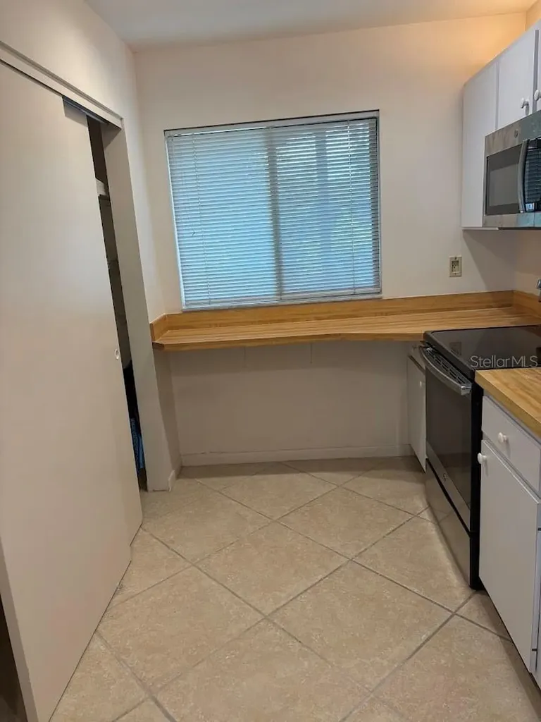 1511 Pelican Point Drive Sarasota FL 34231