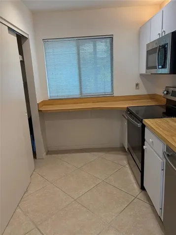 1511 Pelican Point Drive Sarasota FL 34231