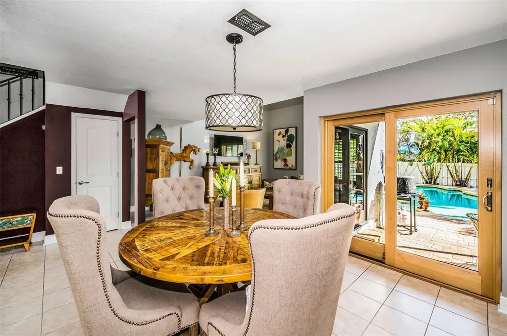 990 San Carlos Court NE St Petersburg FL 33702