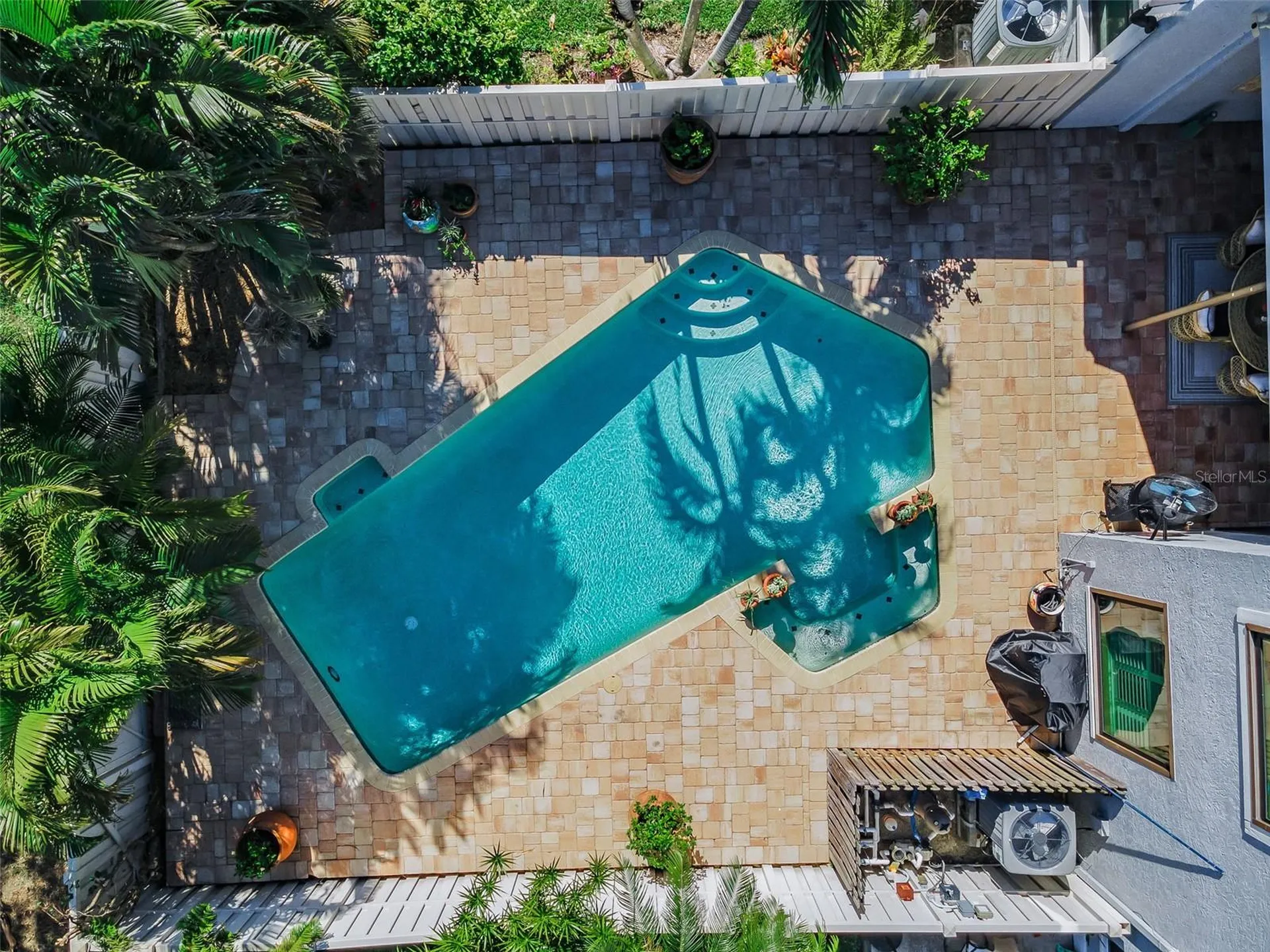 990 San Carlos Court NE St Petersburg FL 33702