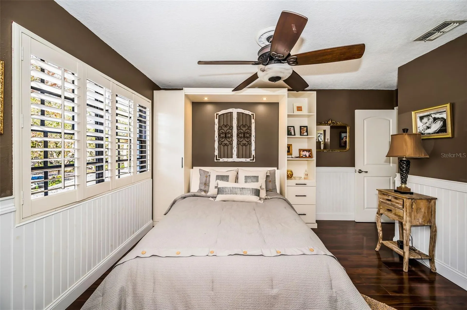 990 San Carlos Court NE St Petersburg FL 33702