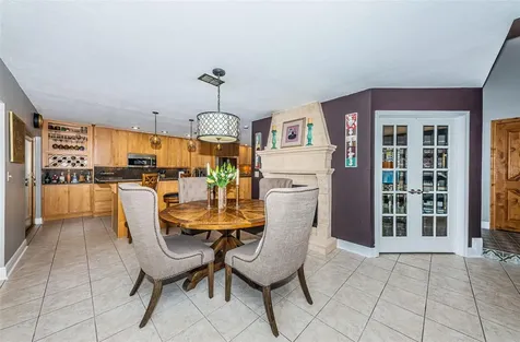 990 San Carlos Court NE St Petersburg FL 33702