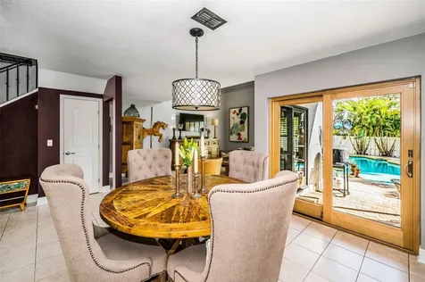 990 San Carlos Court NE St Petersburg FL 33702