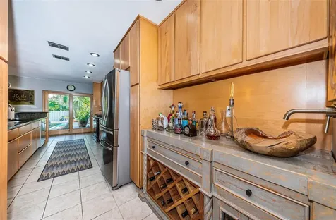 990 San Carlos Court NE St Petersburg FL 33702