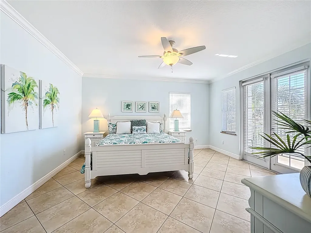 4805 2nd Avenue Holmes Beach FL 34217