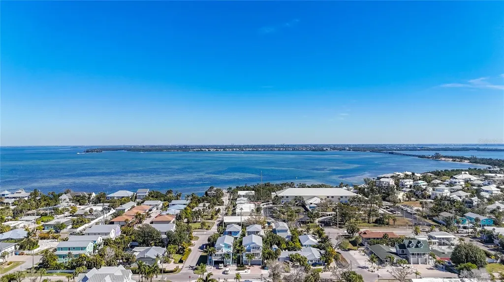 4805 2nd Avenue Holmes Beach FL 34217