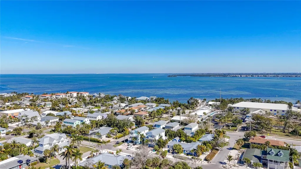 4805 2nd Avenue Holmes Beach FL 34217