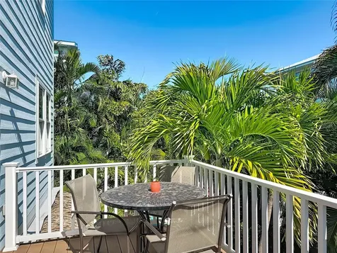 4805 2nd Avenue Holmes Beach FL 34217