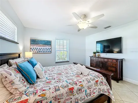 4805 2nd Avenue Holmes Beach FL 34217