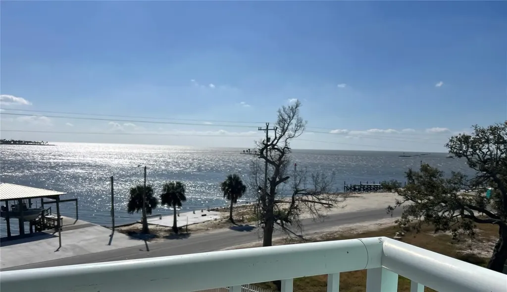 502 Main Street Horseshoe Beach FL 32648