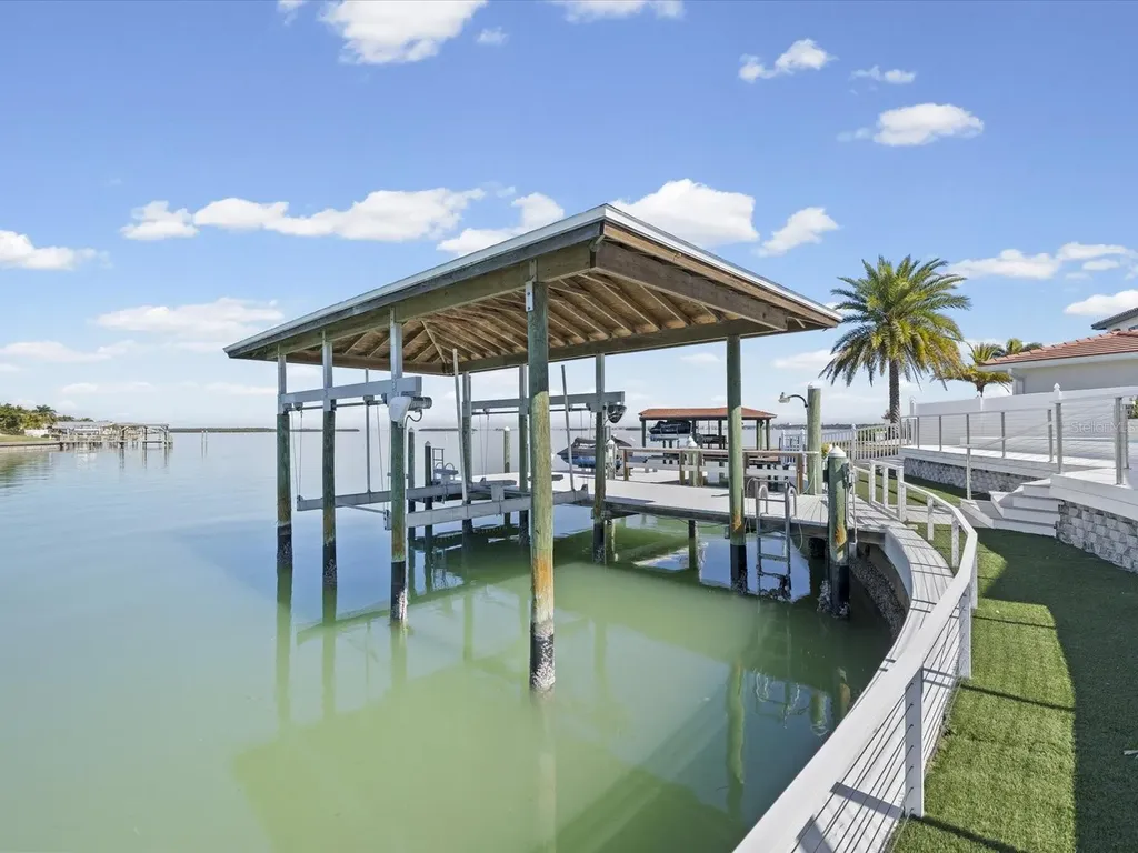 450 Palm Island NE Clearwater Beach FL 33767